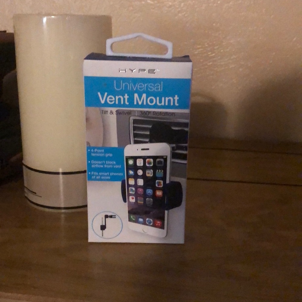 A universal vent mount set
